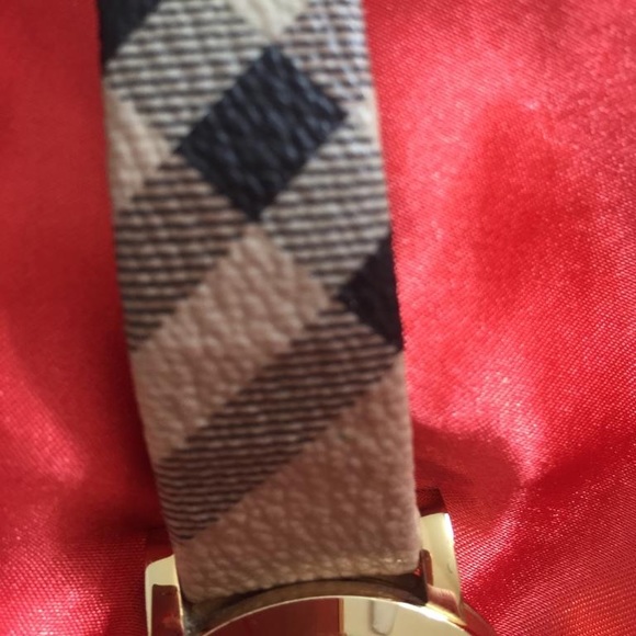 100% Authentic Burberry watch - Picture 5 of 12